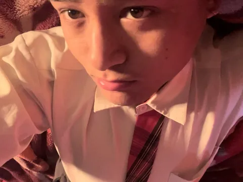 Teenage Uber-cute Face and her gorged