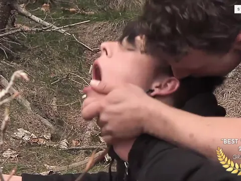 Bystander Thomas Dyk & his hetero buddy
