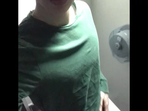 RISKY! JERKING OFF IN Unseat TOILET